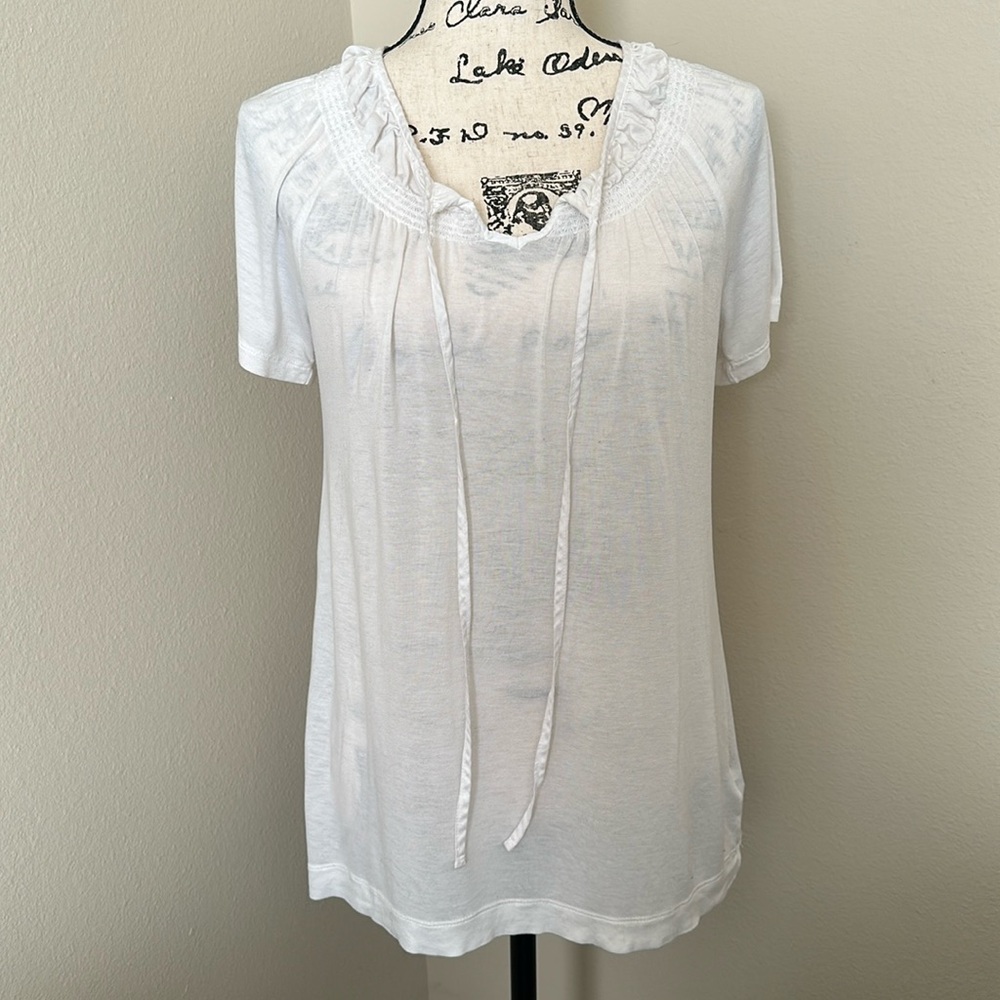 Mossimo White Solid Knit Short Sleeve Smocked Tie Neck Ruffle Top Women's L
